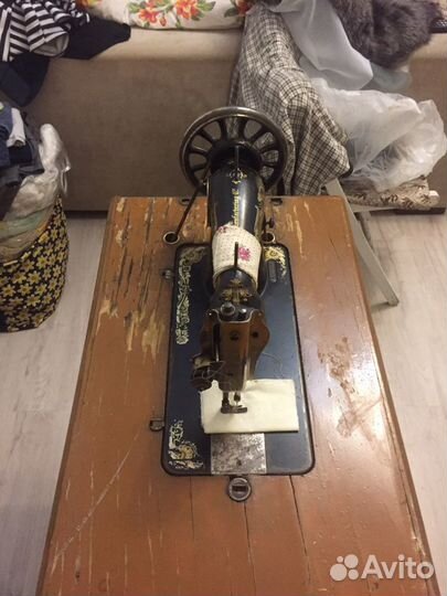 Швейная машинка сингер