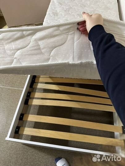 Кровать с матрасом