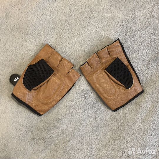 Перчатки спортивные