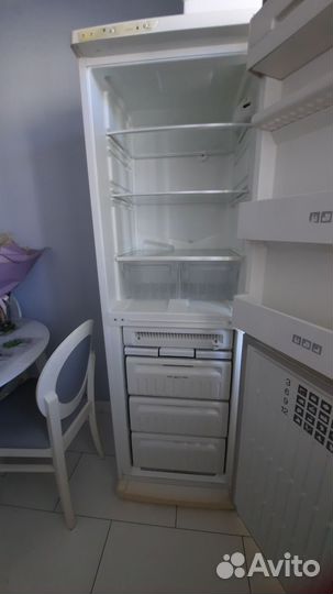 Холодильник бу stinol