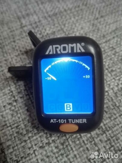 Тюнер для настройки гитары