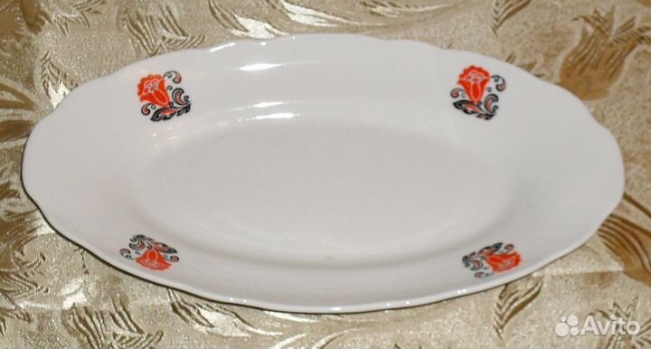 Тарелки фарфоровые