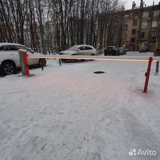 Автоматический шлагбаум