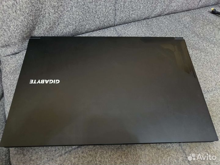 Игровой ноутбук 17.3 дюйма Gigabyte G7
