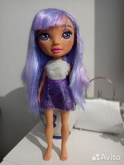 Кукла модель Rainbow Surprise Amethyst