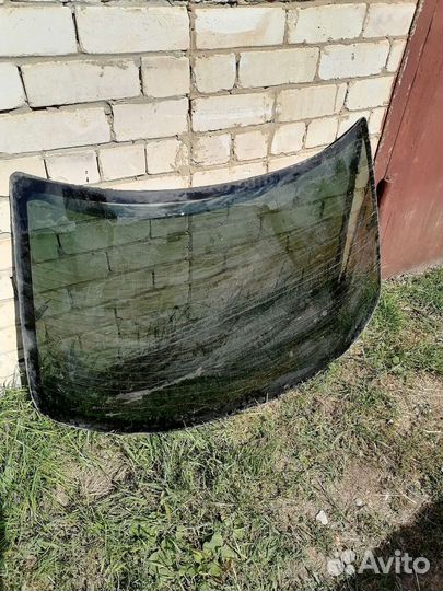 Стекло заднее Nissan Primera P10