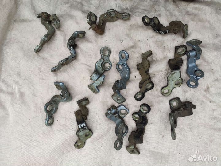 Петли дверные Форд Фокус 1