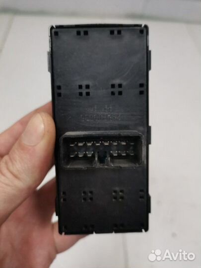 Блок управления стеклоподъемниками передний левый