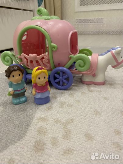 Карета с лошадью