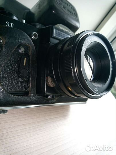 Плёночный фотоаппарат и объектив helios-44м