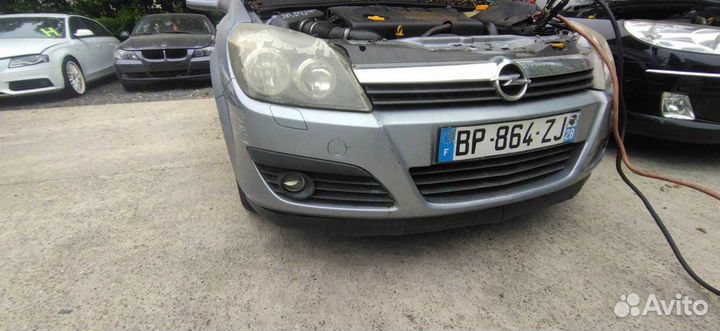 Бардачок (вещевой ящик) opel astra H 2005