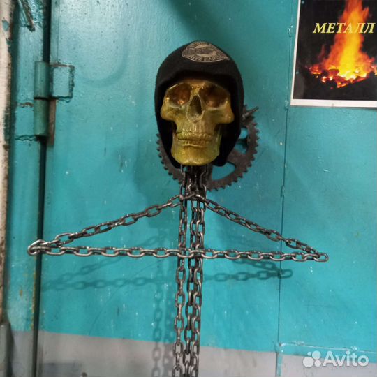 Вешалка для мотоэкипа