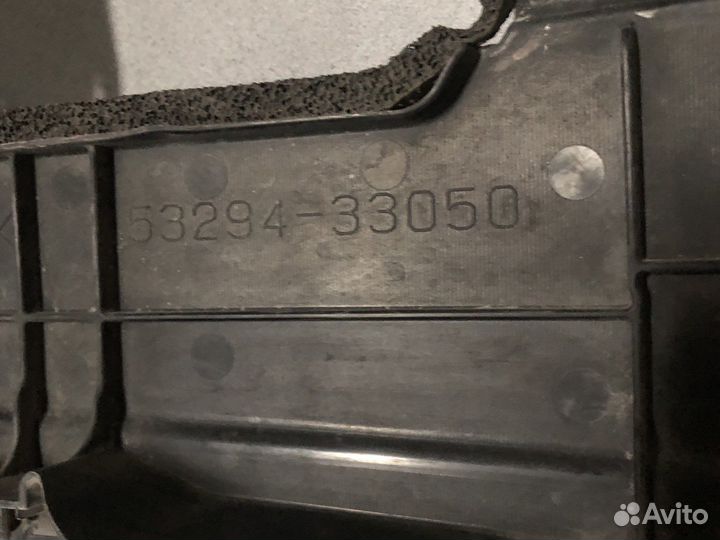 Дефлектор радиатора левый Toyota Camry vx 40