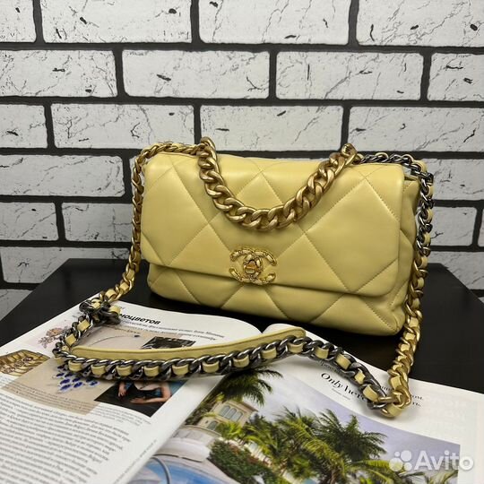 Сумка chanel 19