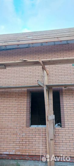 Бригада строителей