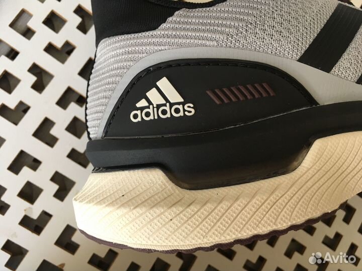 Кроссовки Adidas 44 (28 см по стельке)