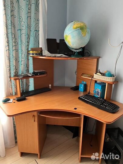 Компьютерный стол