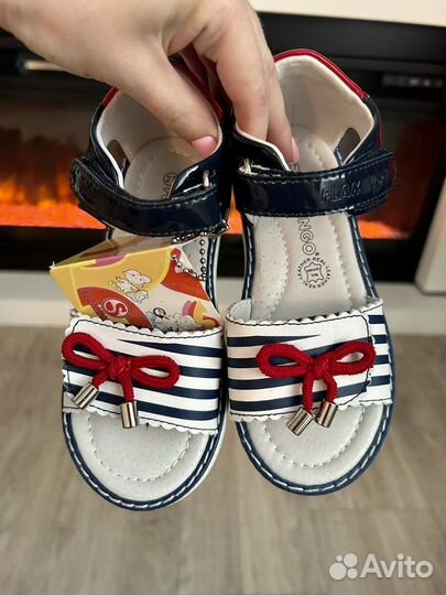 Продам новые сандали размер 27
