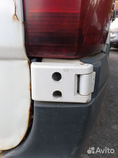 Петли задних дверей volkswagen crafter 2011 года