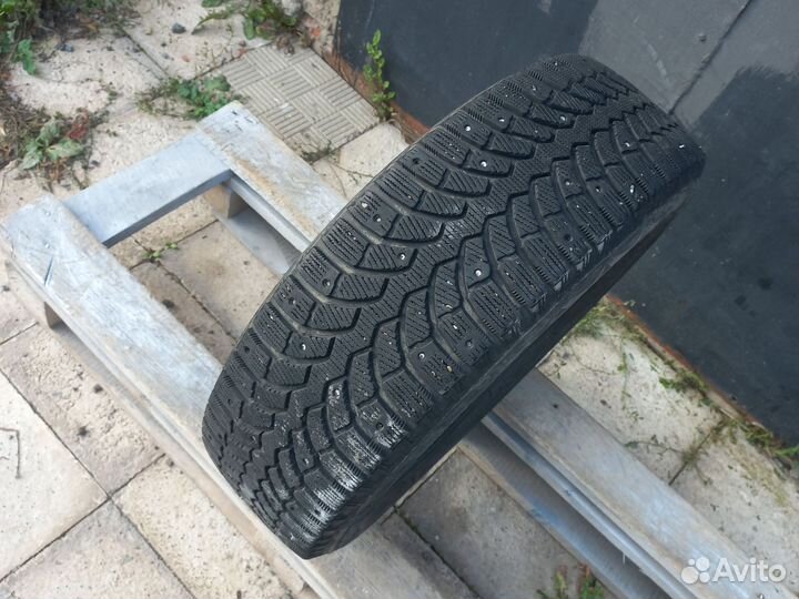 Bridgestone Blizzak Spike-01 185/65 R15 45