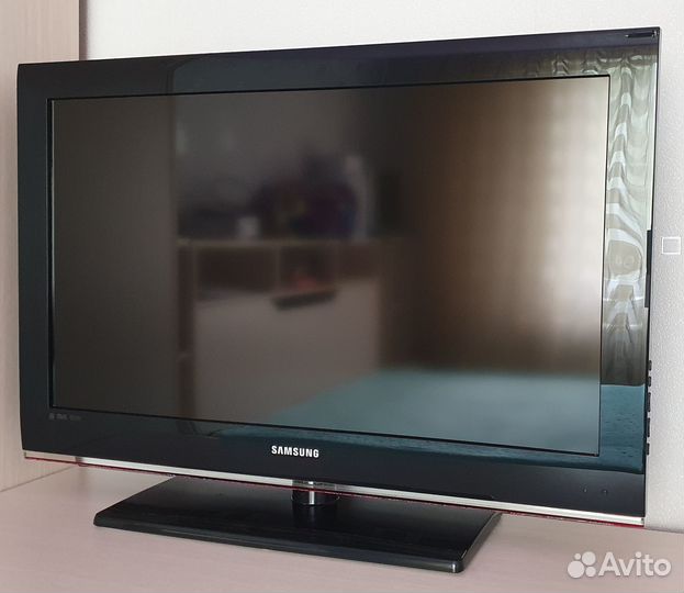 FullHD телевизор Samsung LE32B530P7W 32