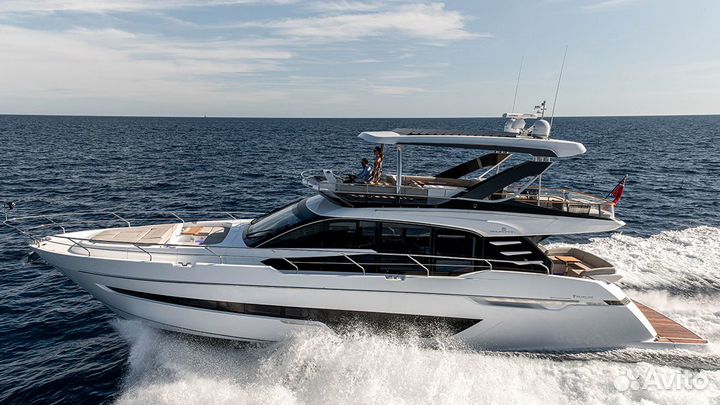 Моторная яхта Fairline Squadron 68
