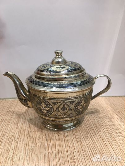 Серебряный чайник