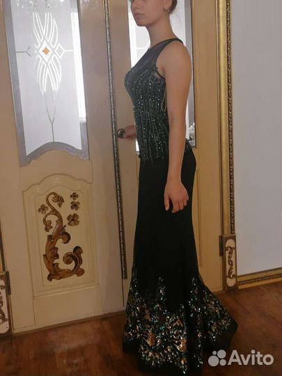 Вечернее платье в пол 42