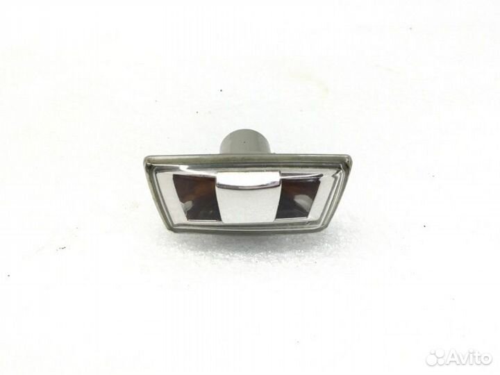 Повторитель поворота в крыло передний левый