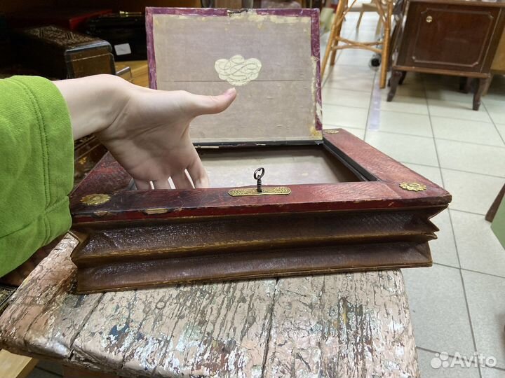 Шкатулка старинная