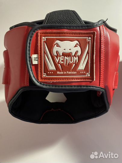 Боксерские шлем и перчатки