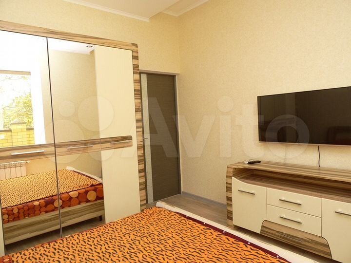 Дом 310 м² на участке 4 сот.