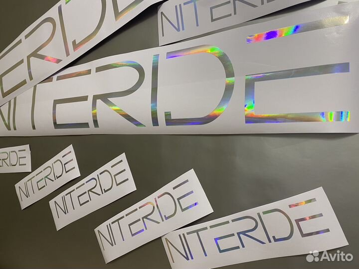 Голографические наклейки