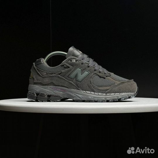 Кроссовки New Balance 2002R black