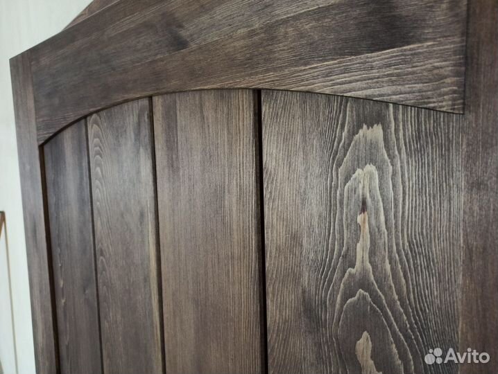 Дверь из массива кедра