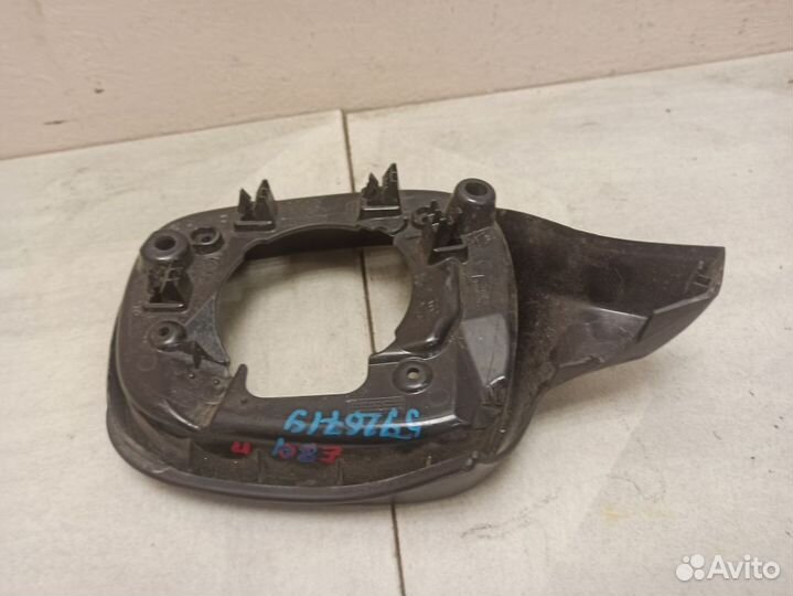 Накладка зеркала правого