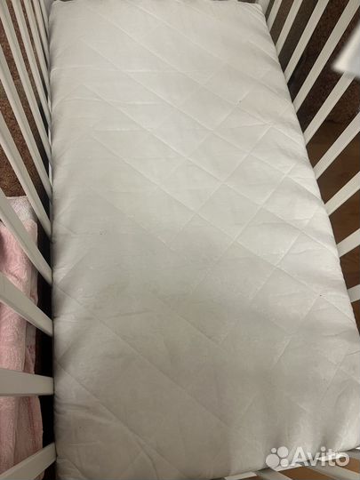 Детская кроватка с матрацом, бортиками, одеялом