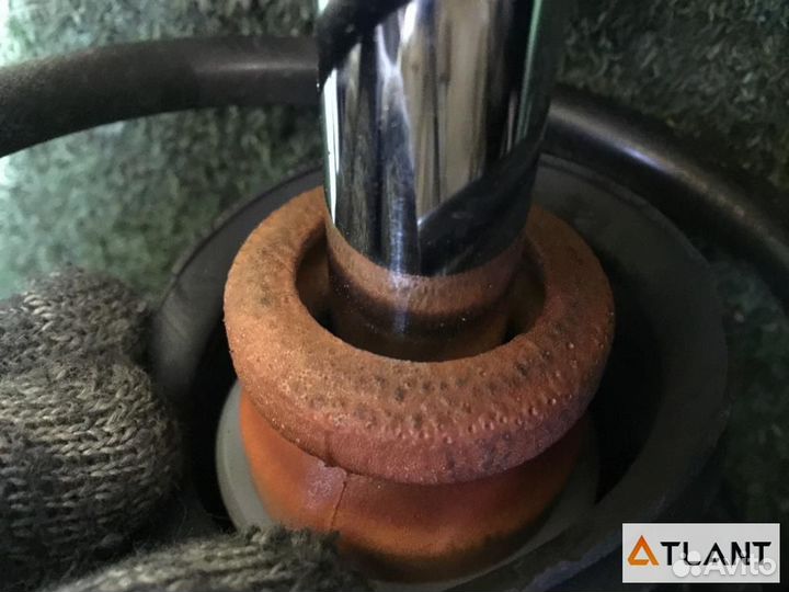 Стойка передняя toyota aqua