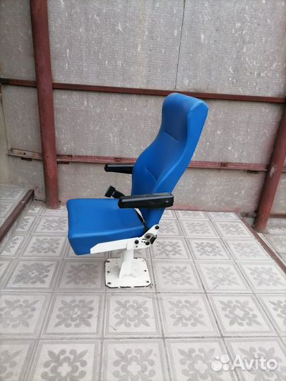 Автомобильное кресло