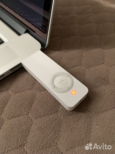 iPod shuffle 1GB M9725FD/A