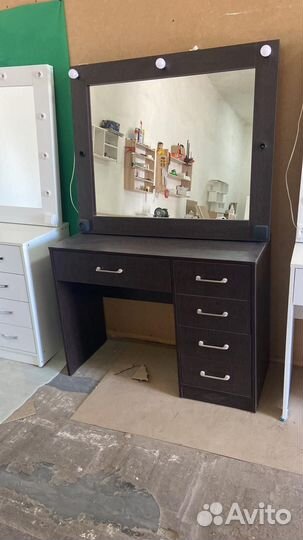 Туалетный столик