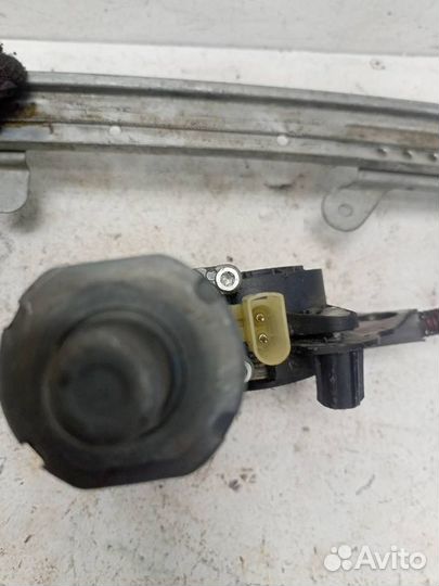 Стеклоподъемник электрический передний правый 2S61