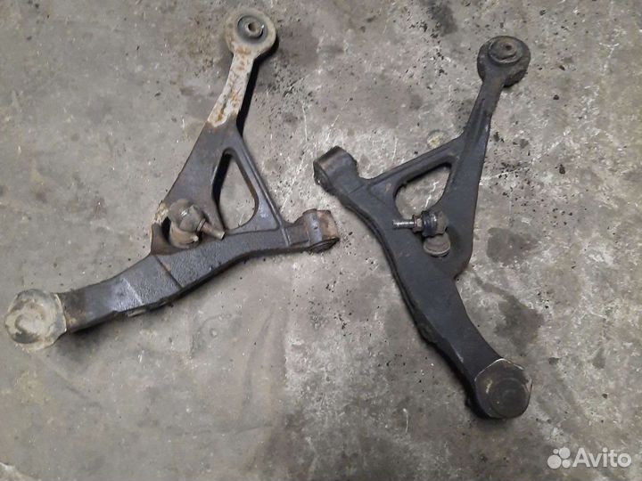Рычаг подвески chrysler cirrus