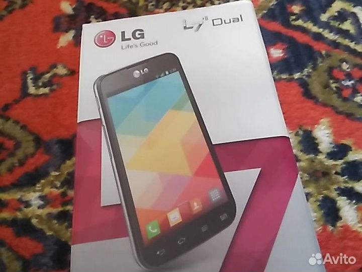 Телефон LG
