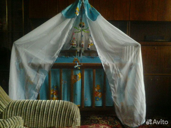 Продаю детскую кроватку качалку