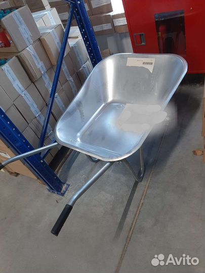 Тачка садовая одноколесная 90 кг/65 л