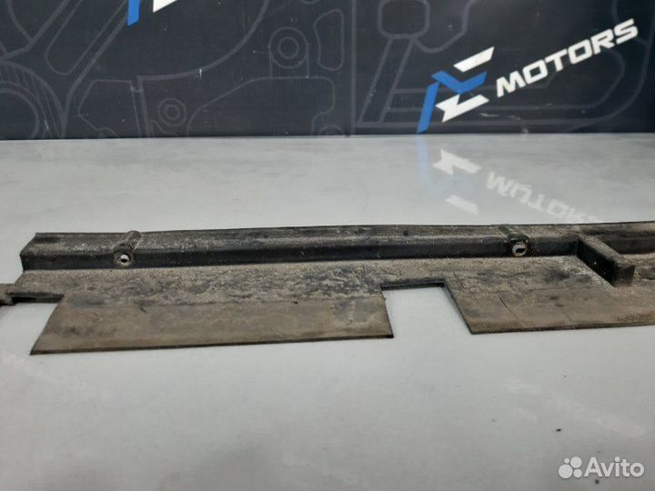 Воздуховод радиатора правый Audi A6 C5 ASN 2004