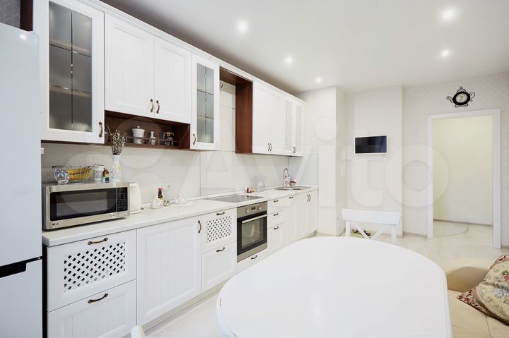 3-к. квартира, 83 м², 1/17 эт.