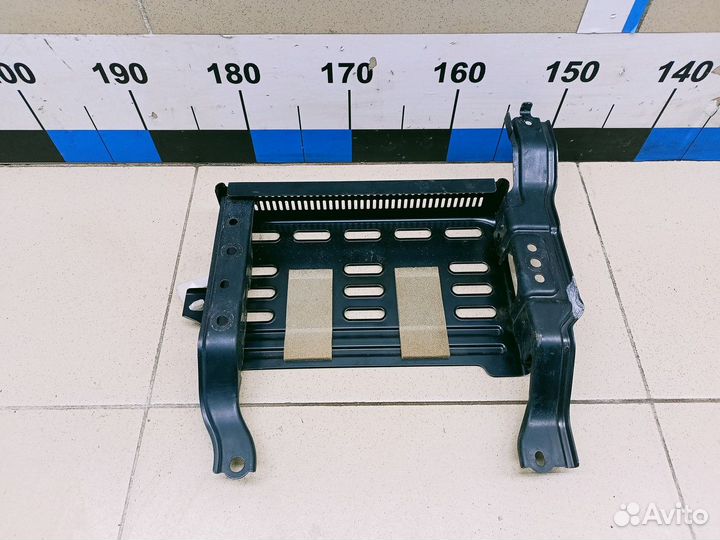 Кронштейн (сопут. товар) Land Cruiser (150) -Prado