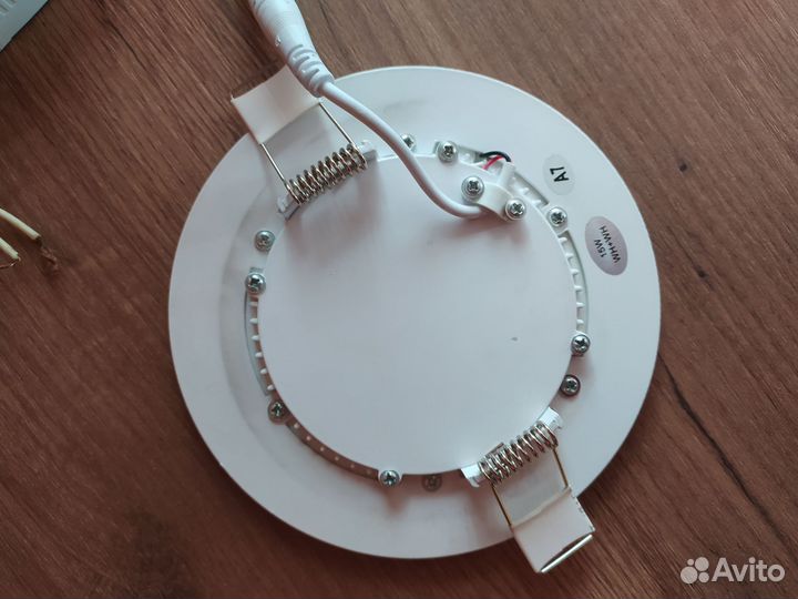 Светильник встраиваемый потолочный